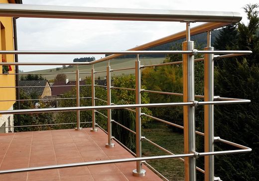 15_nerezove_zabradli_balkon.jpg